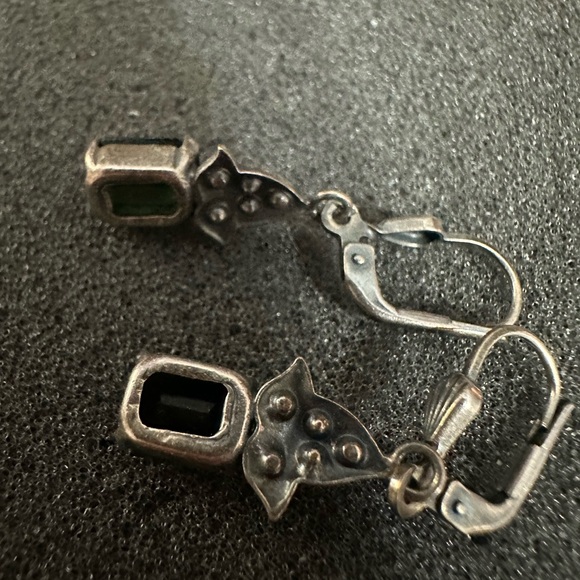 Emerald Green Cut Crystals Lever Back Earrings - Pewter Tone - Picture 3 of 3